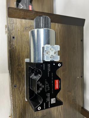 パッケージサイズ 5.00cm * 6.00cm * 7.00cm 鋳鉄電磁弁 Dg4V-3-6bl-M-U-H7-69-En124