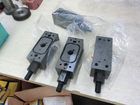 クローラークレーンに適用 炭素鋼 A10vso45 A10vso63 部品 液圧バルブ Dr