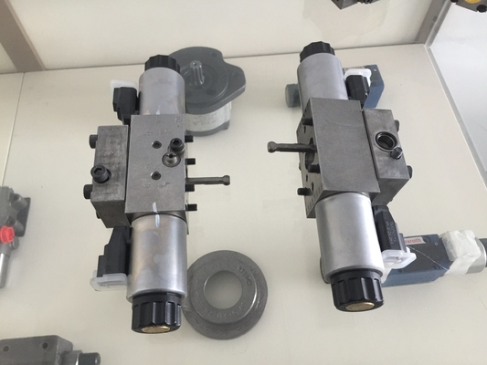 標準型水力ポンプ部品 内部スレッド接続 A4vg28ep A4vg40ez 水力バルブ